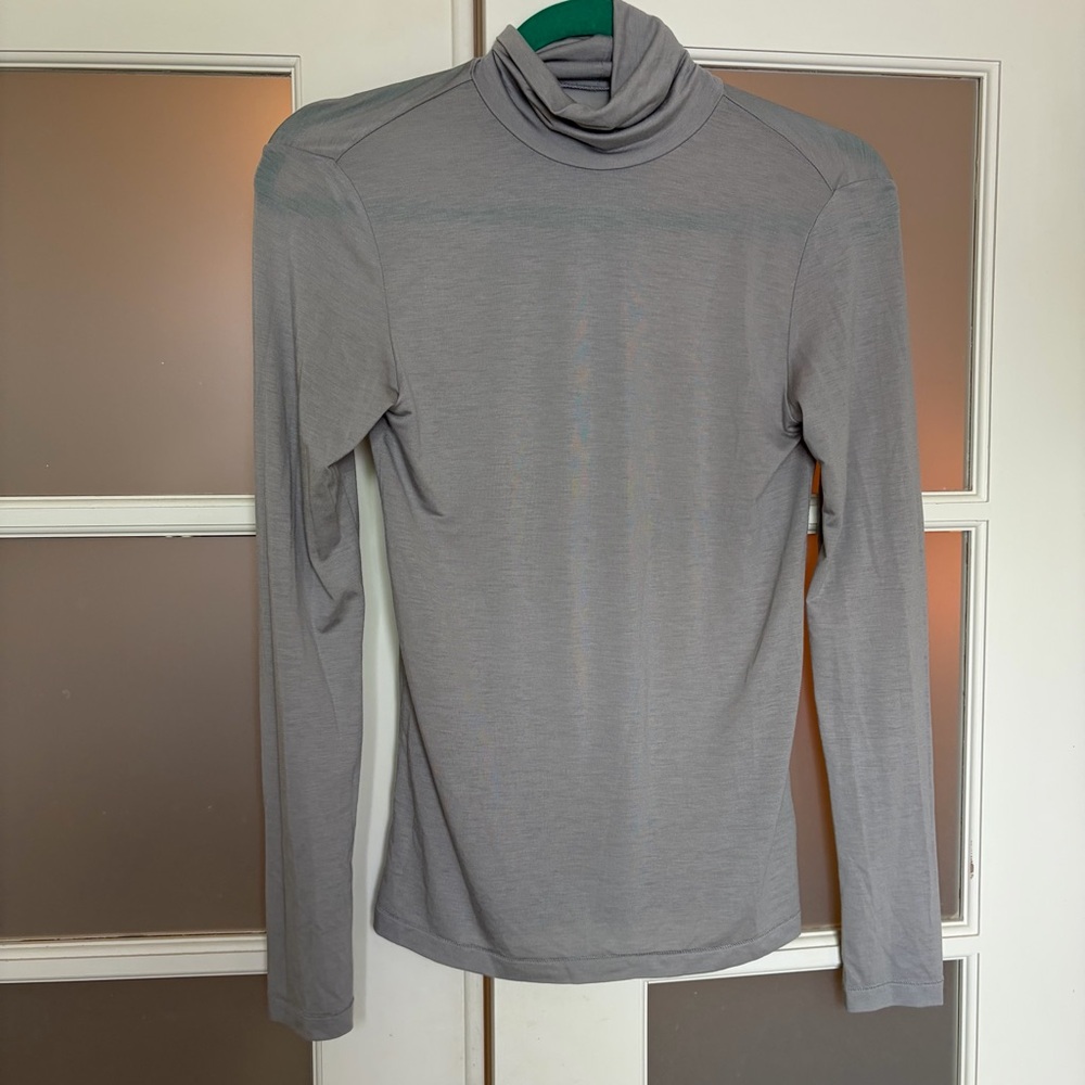 Uniqlo Light Blue Gray HEATTECH Top